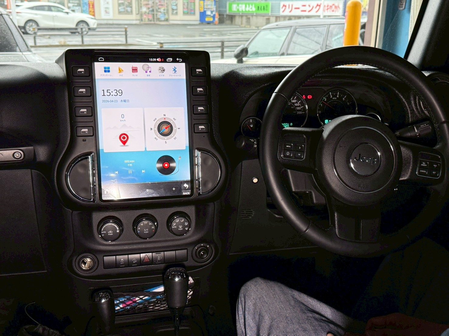 ジープJKにAndroidナビを装着！純正オーディオから交換